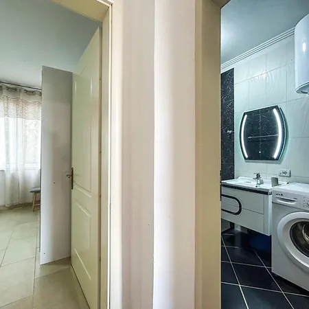 Riviera Glow B86 Apartamento Golem (Tirana)