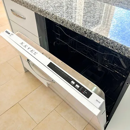 Riviera Glow B86 * Golem (Tirana)