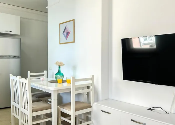 Riviera Glow B86 דירה