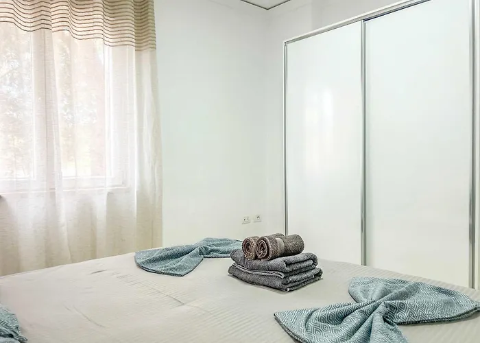 Riviera Glow B86 דירה