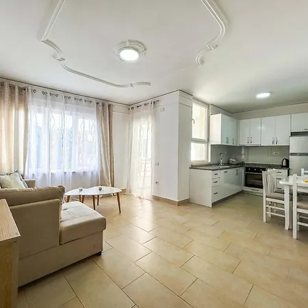 Riviera Glow B86 Apartman Golem
