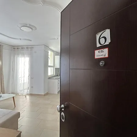Riviera Glow B86 Golem (Tirana)