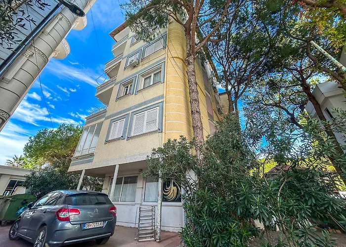 Riviera Glow B86 Golem (Tirana)